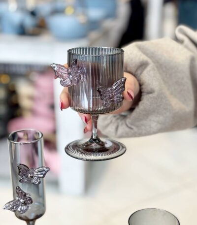 دسرخوری شیاردار پیرکس پروانه دار